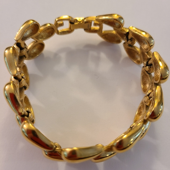 Givenchy Gold Filled Bracelet Raindrop chain link - Picture 5 of 9